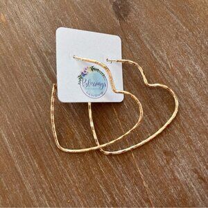 🏷️ Gold Heart Hoop Earrings